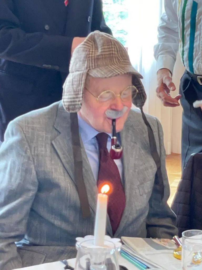 Sänger bei der Geburtstagsfeier